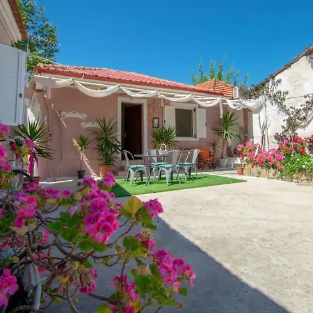 Hébergement de vacances Doras B By 